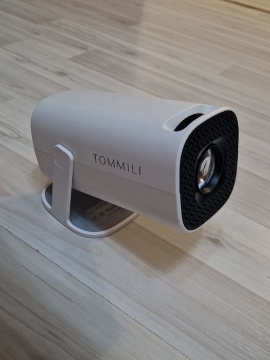 Продаётся проектор TOMMILI