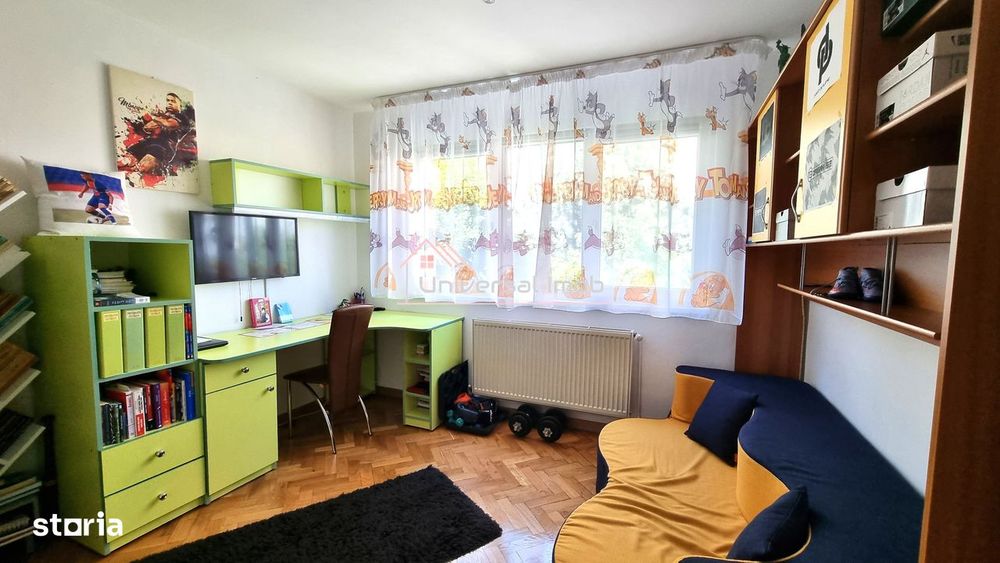 Apartament cu 4 camere si parcare cu C.F.