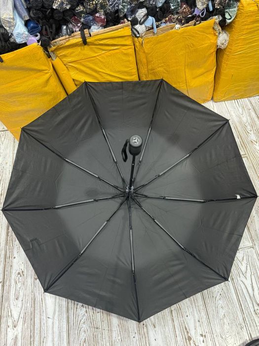 Zontikla logotip va logotipsiz