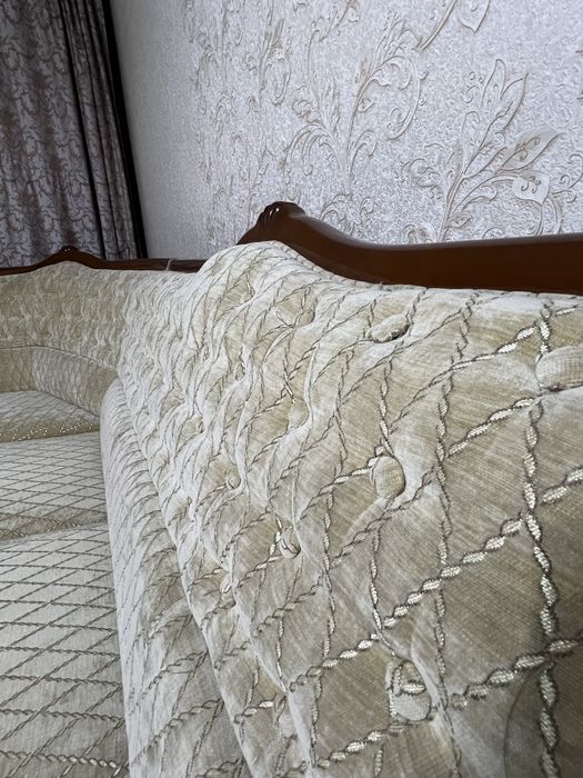 Угловой диван и кресло