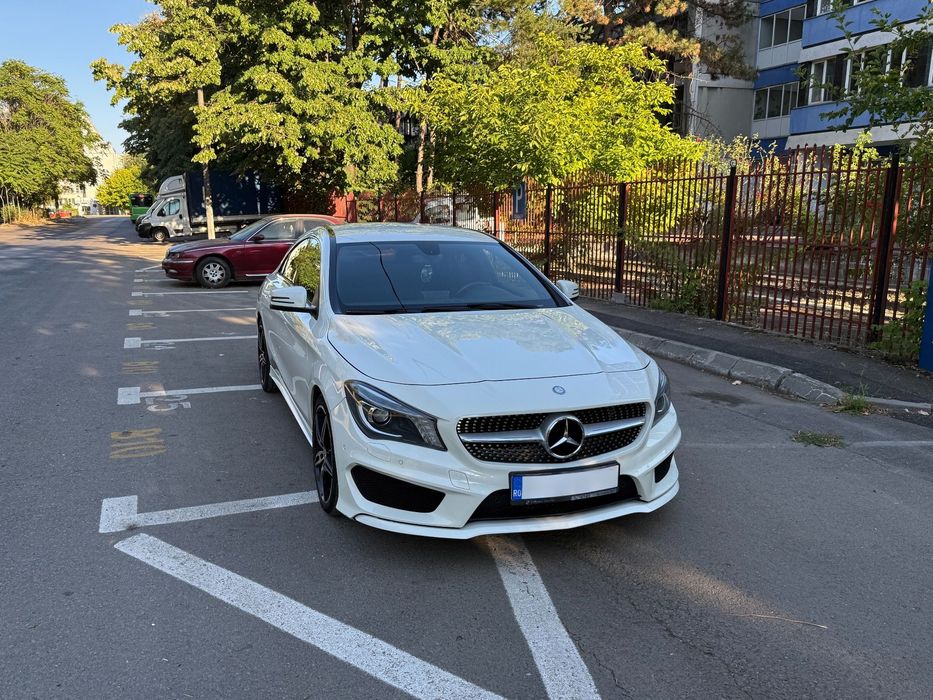 Mercedes-Benz CLA 200 Mercedes-Benz CLA 200 AMG