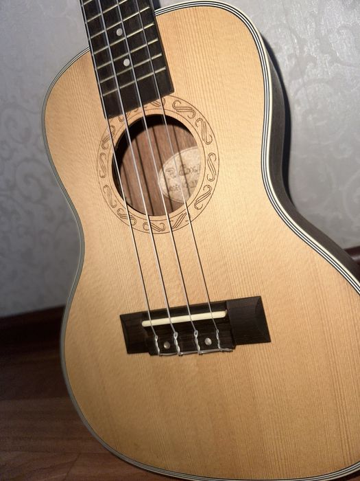 Продам укулеле в идеальном состоянии