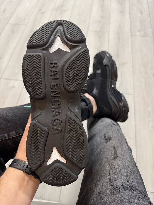 Adidasi Unisex Balenciaga Triple S Negru!