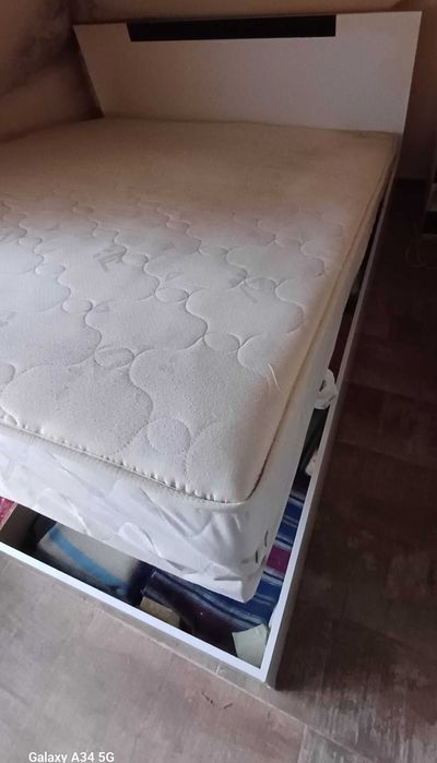 Спалня с матрак 160/200