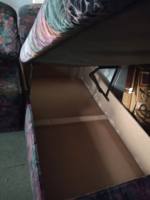 Colțar extensibil și mobila de dormitor