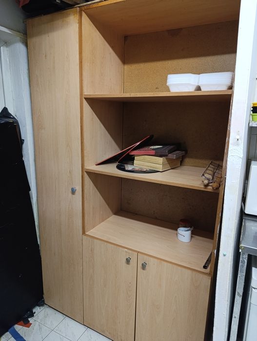 Разпродажба на обзавеждане за заведение