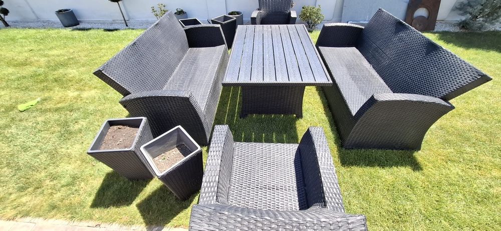 Vând mobilier gradina si plita cu butelii