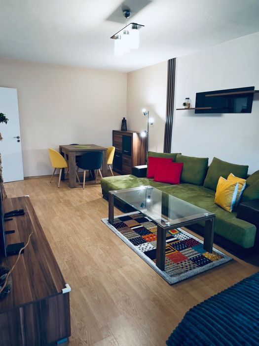 Дава се под наем Тристаен апартамент в София, Изток - 65 кв.м за 548.25 € - Снимка #1