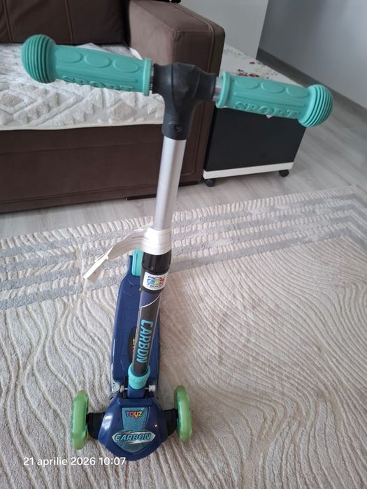 Trotinetă carbon