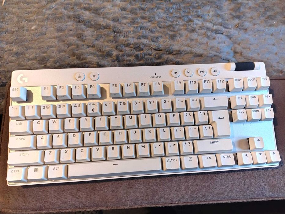 PRO X TKL RAPID alba  cu hall effect swichuri magnetice