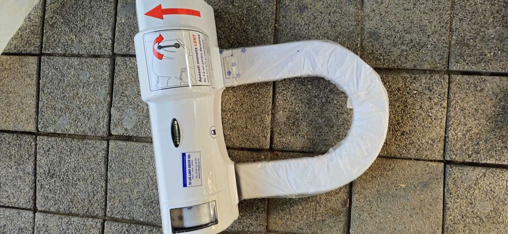 Dispozitiv WC igienic cu folie protectoare, nou, pentru băi publice