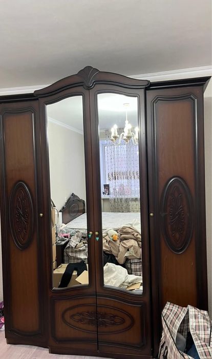 Платяной шкаф 4-дверный с зеркалами, классический стиль
