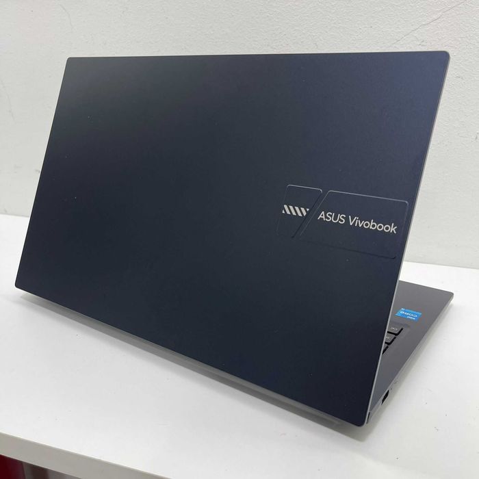 Laptop ASUS VivoBook 15 R1504VA • Factura • Garantie 12 Luni • Ca Nou