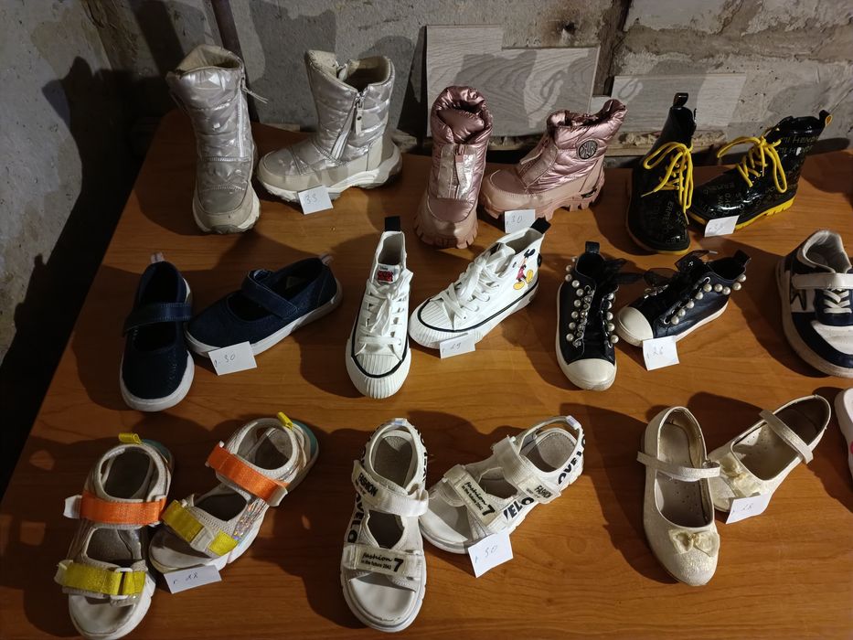 Продам детскую обувь