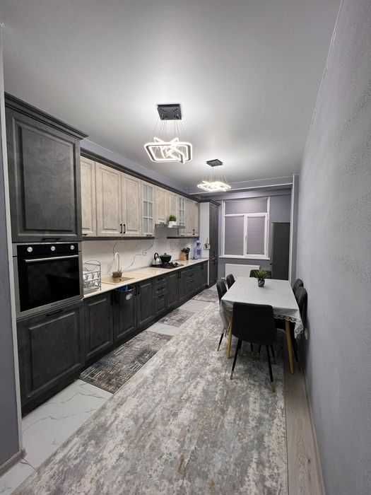 Большая трёх комнатная квартира ждёт вас/3/6/8/Паркентский/Ор-р Макро