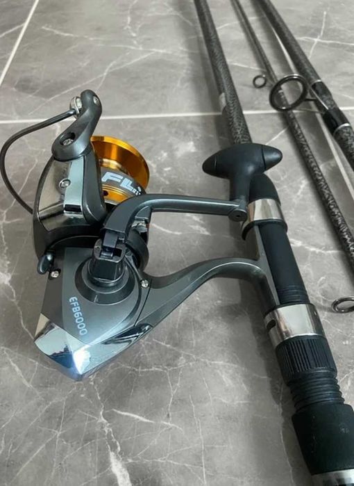 SET 4 Lansete Crap 3.90 4.0Lbs din 3 Tronsoane + 4 Mulinete FL EFB6000