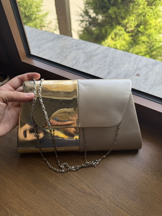 Сумка клатч сотилади