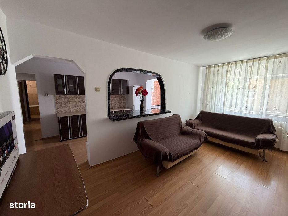 Apartament 3 camere - etajul 4 - bloc izolat, Dumbrava Nord