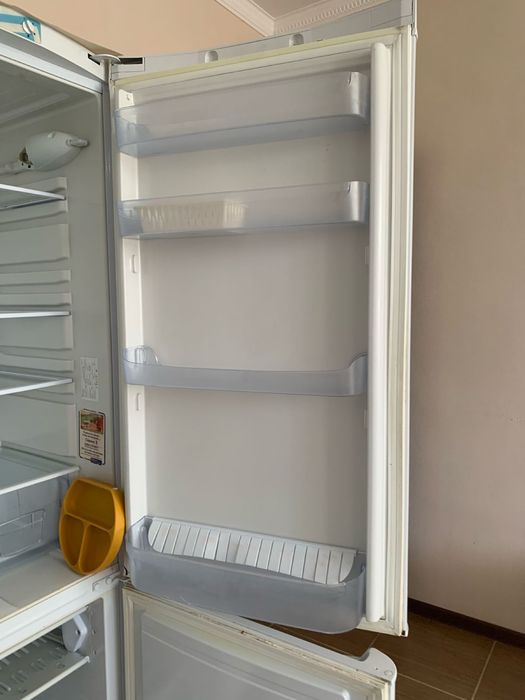 Холодильник Indesit
