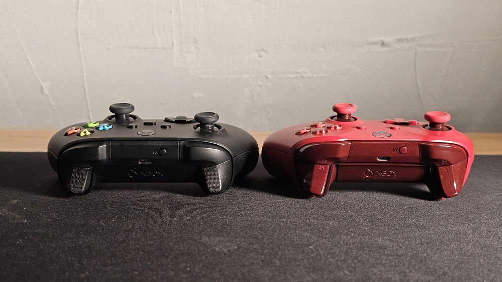 Xbox One X 1 TB + 2 контролера + 7 игри