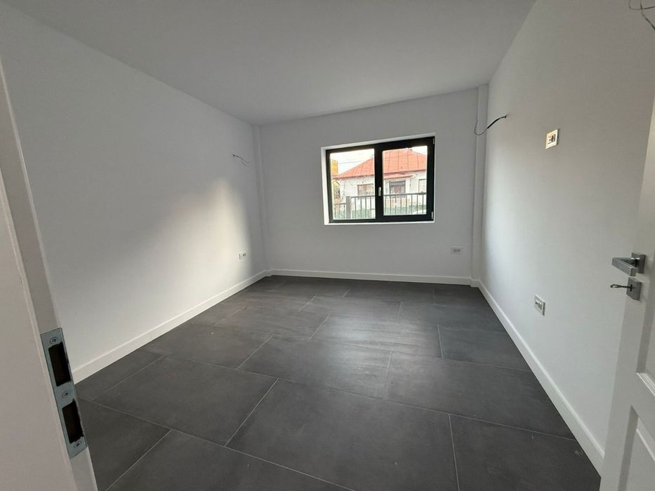 Spatiu comercial central Strada Banu Maracine 30 mp utili parter