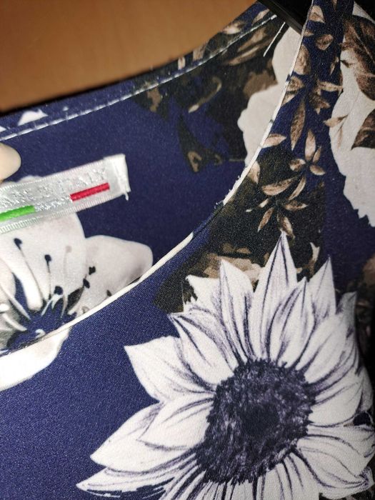 Дамска рокля официално елегантна размер М италианска