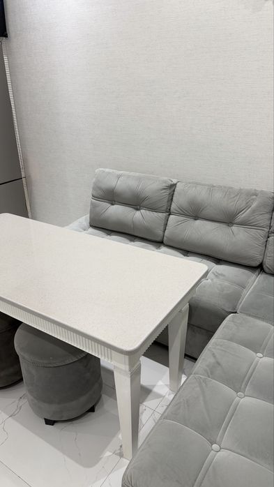 Куханная мебель, диван со столом