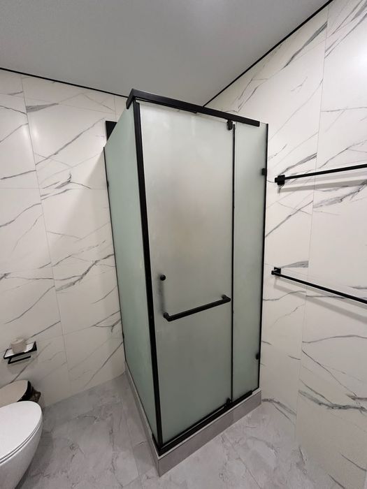 Душ кабина, шторка на ванну