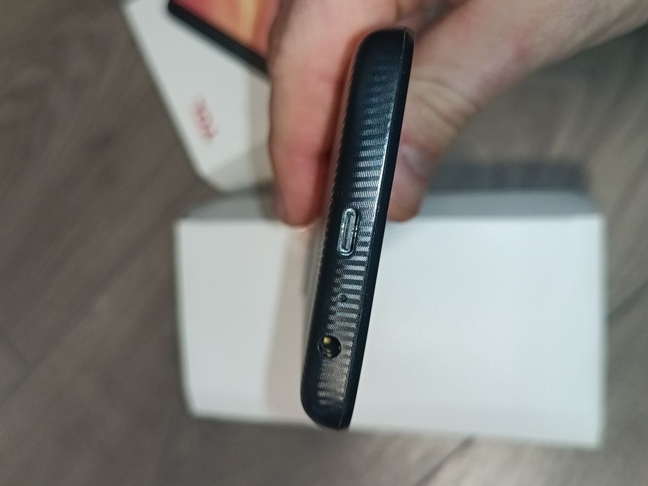 Telefon mobil TCL 501, 2GB RAM, 32GB, 4G, Prime Black