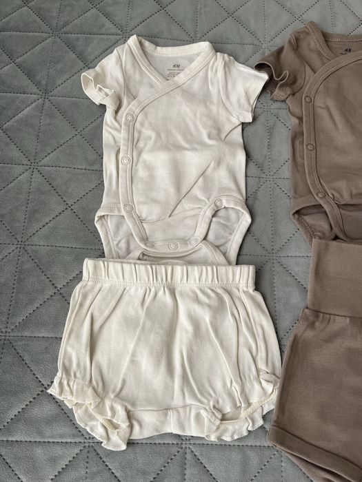 Două seturi pentru fetițe mărimea 50/56 H&M