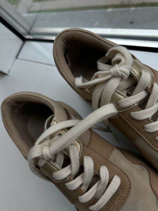 Кроссовки. 37 размер