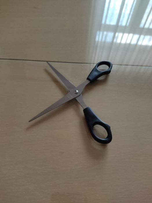 Продаются ножницы