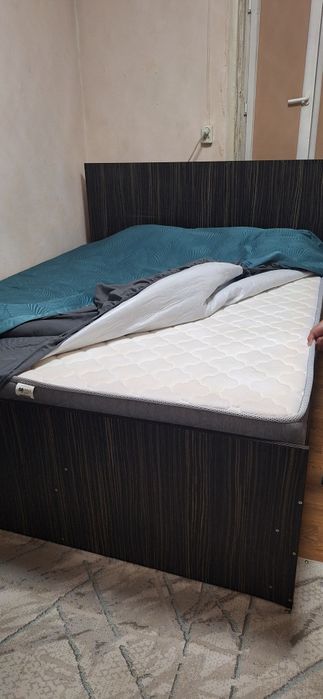 Продам 2х спальную кровать