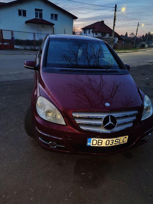 Vând Mercedes b 200