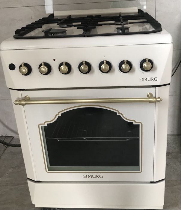 Кухонная плита с духовкой