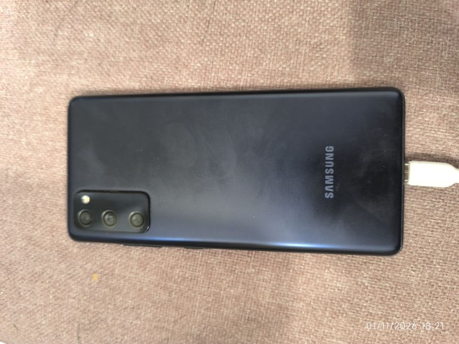 Samsung Galaxy S20 FE 5G – за части / счупено стъкло