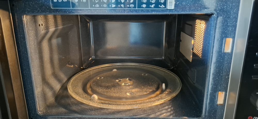 Vând cuptor microunde Samsung