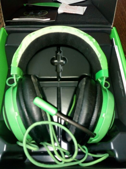 Геймърски слушалки с микрофон RAZER KRAKEN/имат забележки/клавиатури