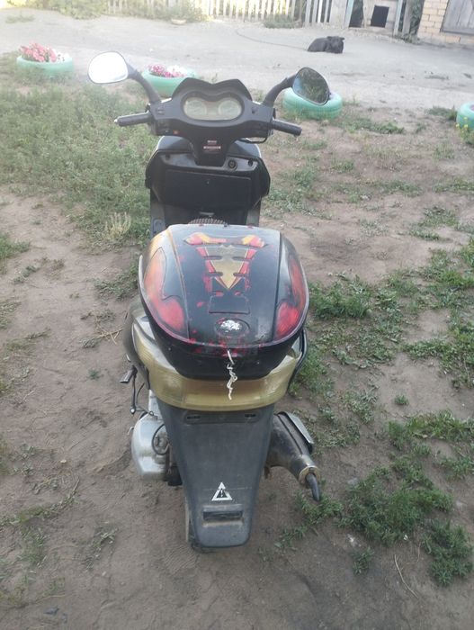 Скутер  150 кубов