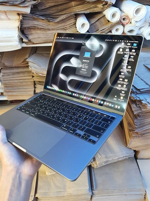 Macbook Pro M2 (RAM 8gb/256gb)