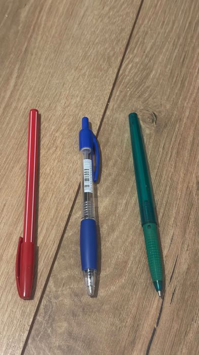 Set pixuri și markere – diverse culori + gumă bonus