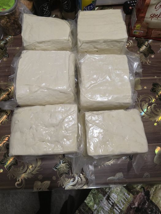 Telemea veche si burduf de oaie 100% maturata  de pe Valea Hartibaciului