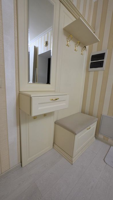 Продам гарнитур в прихожую