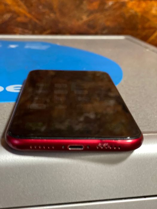 Срочно продам айфон xr
