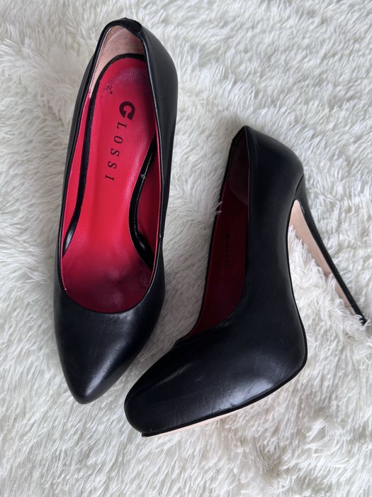 Туфли кожанные на высоком калуке