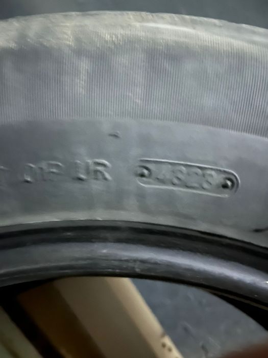 Шина продаётся от тоуота камри