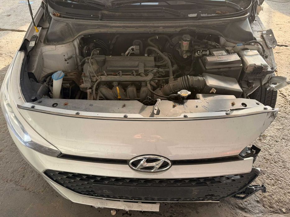 Hyundai i20 avariat