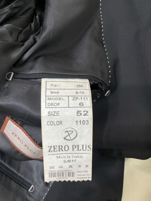 Продам класический костюм двубортный