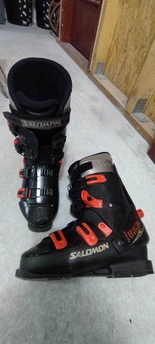 Vând clăpari de schi pentru bărbaţi Salomon