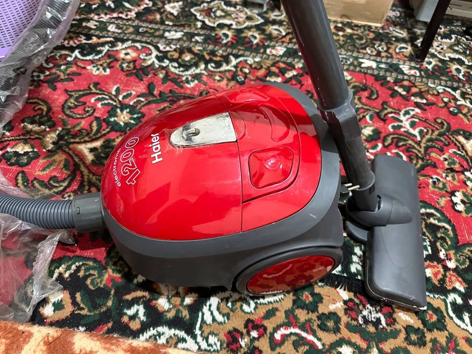 пылесос HAiER 1200